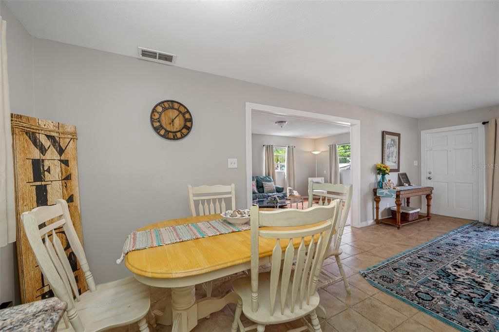 For Rent: $2,600 (4 beds, 2 baths, 1560 Square Feet)