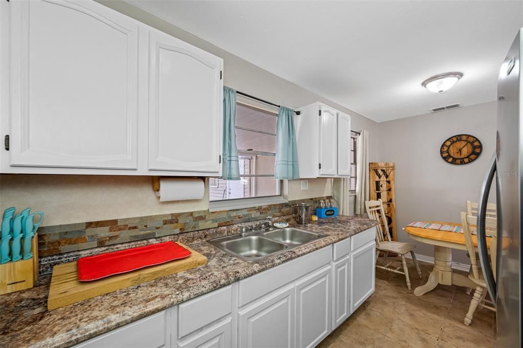 For Rent: $2,600 (4 beds, 2 baths, 1560 Square Feet)