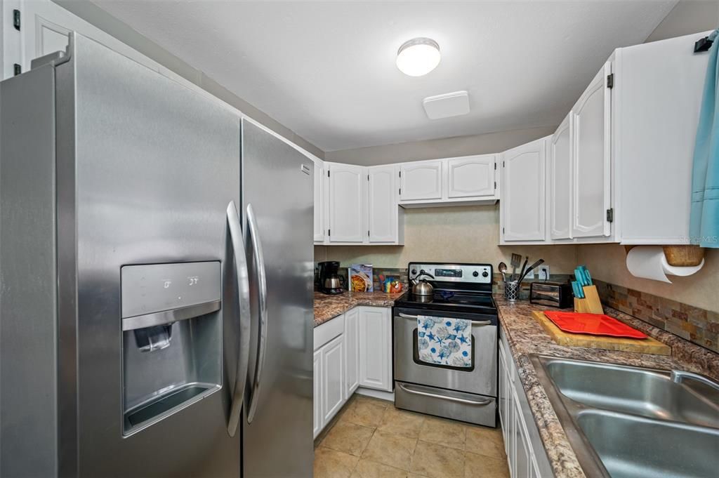 For Rent: $2,600 (4 beds, 2 baths, 1560 Square Feet)