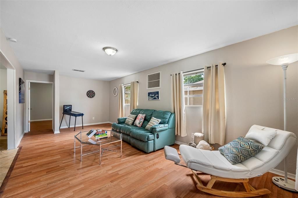 For Rent: $2,600 (4 beds, 2 baths, 1560 Square Feet)