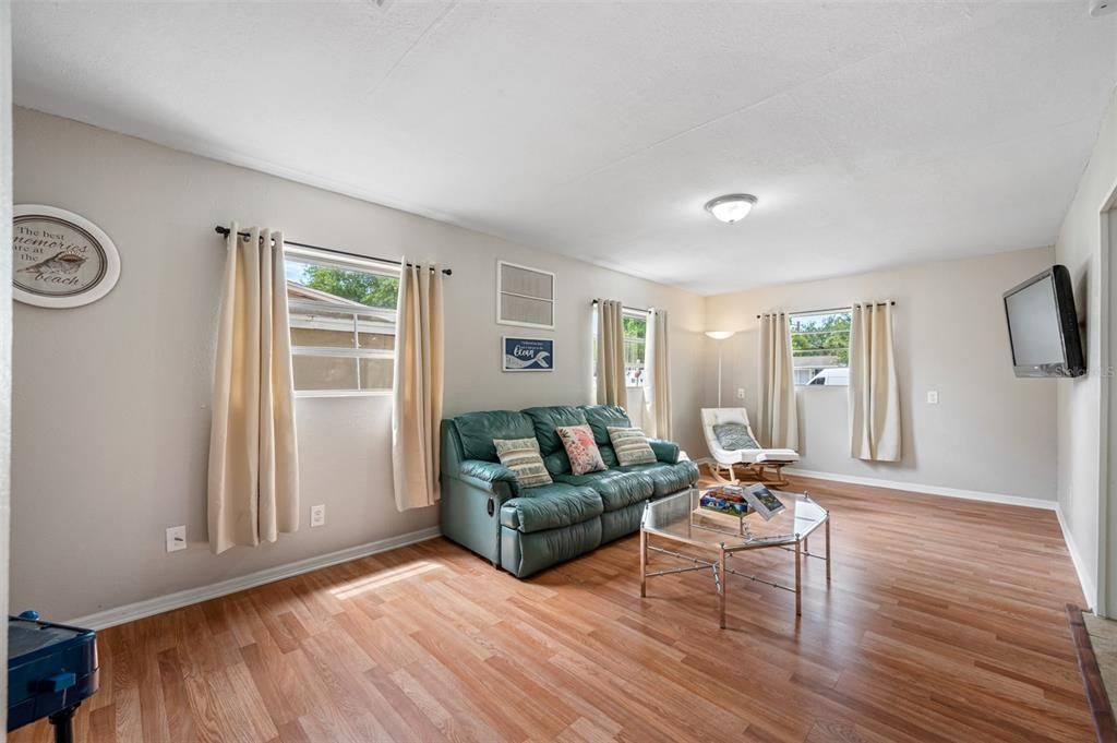 For Rent: $2,600 (4 beds, 2 baths, 1560 Square Feet)