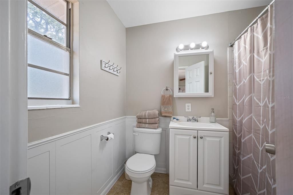 For Rent: $2,600 (4 beds, 2 baths, 1560 Square Feet)