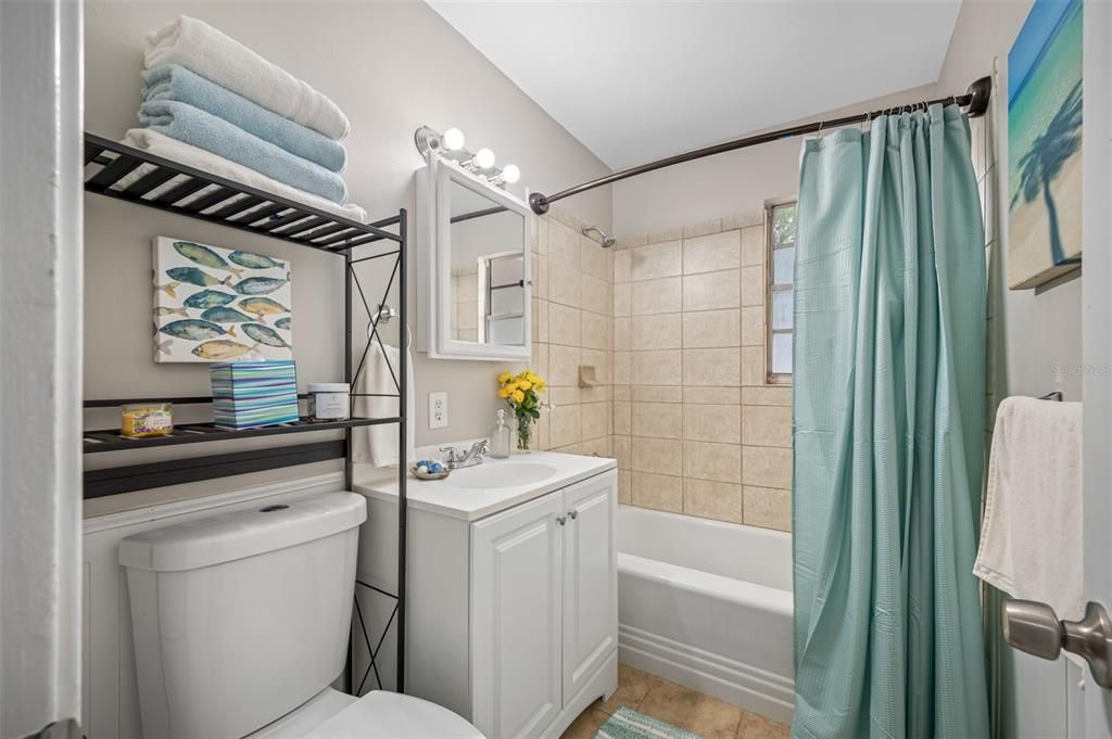 For Rent: $2,600 (4 beds, 2 baths, 1560 Square Feet)