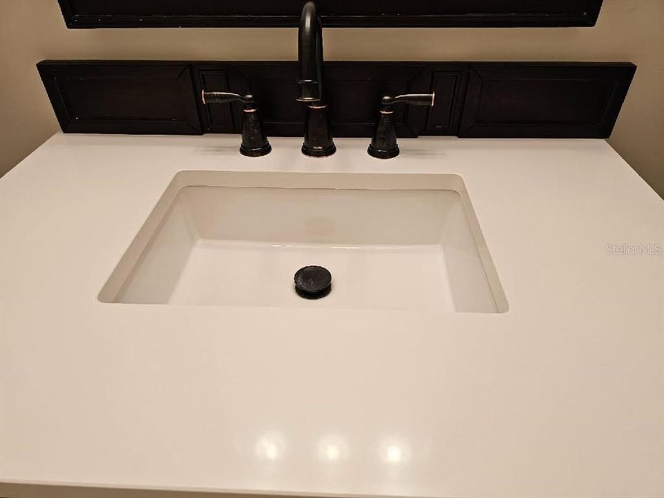 For Sale: $399,900 (3 beds, 2 baths, 2018 Square Feet)