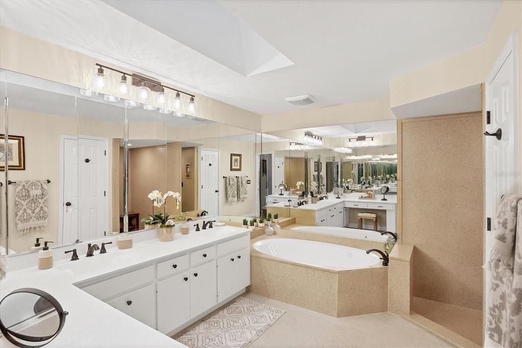 For Sale: $399,900 (3 beds, 2 baths, 2018 Square Feet)