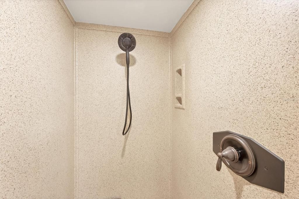 For Sale: $399,900 (3 beds, 2 baths, 2018 Square Feet)