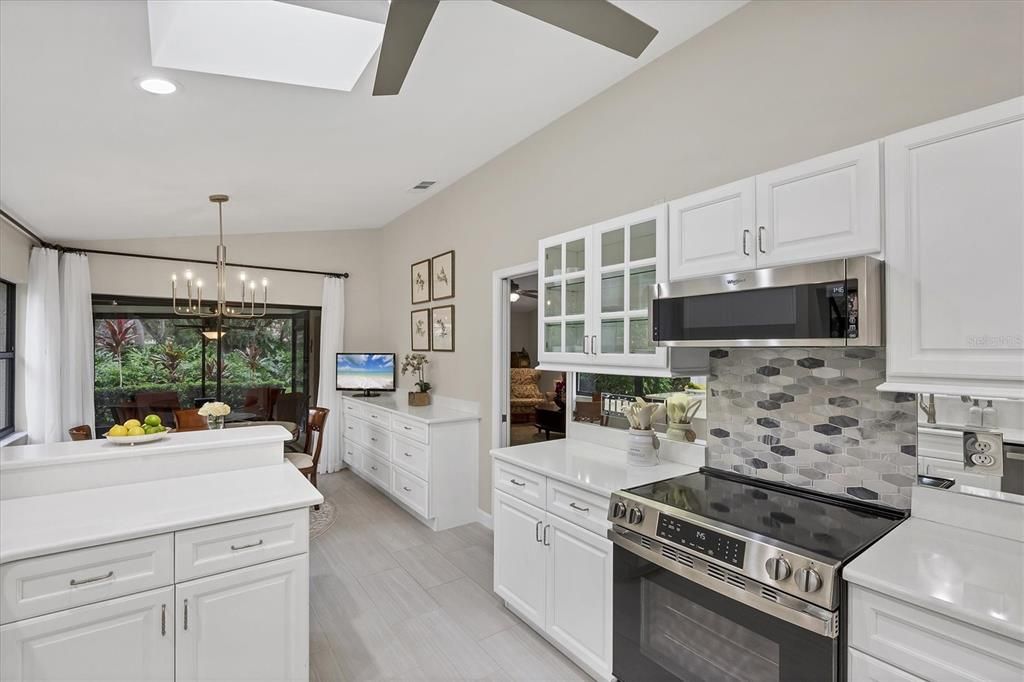 For Sale: $399,900 (3 beds, 2 baths, 2018 Square Feet)