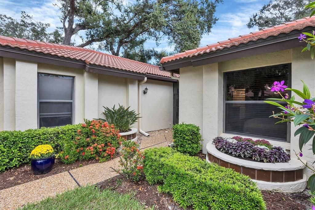 For Sale: $399,900 (3 beds, 2 baths, 2018 Square Feet)