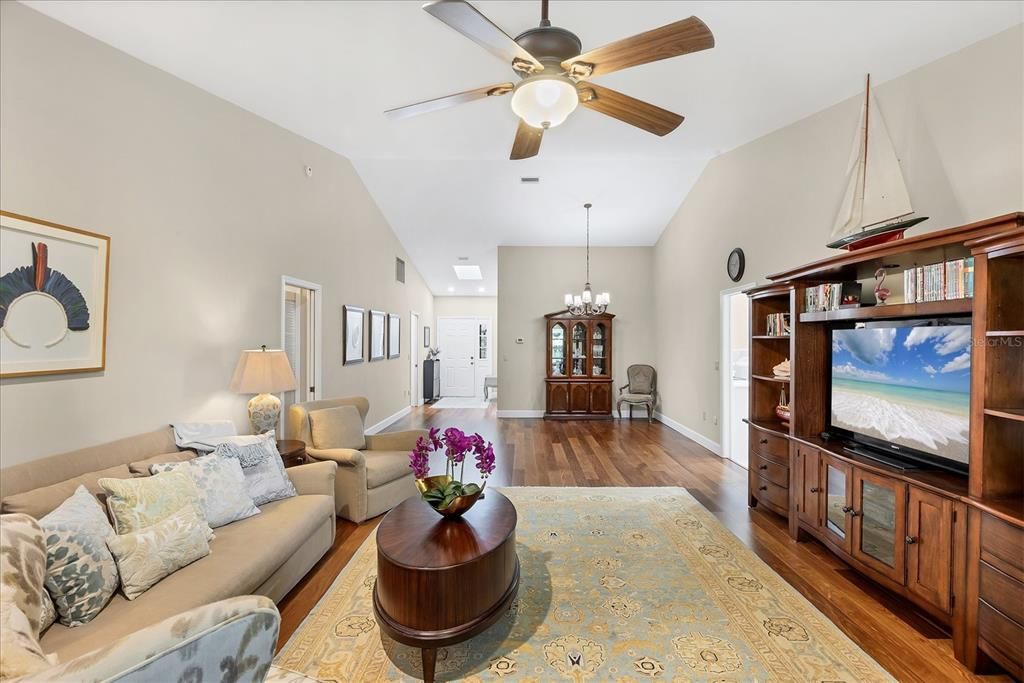 For Sale: $399,900 (3 beds, 2 baths, 2018 Square Feet)