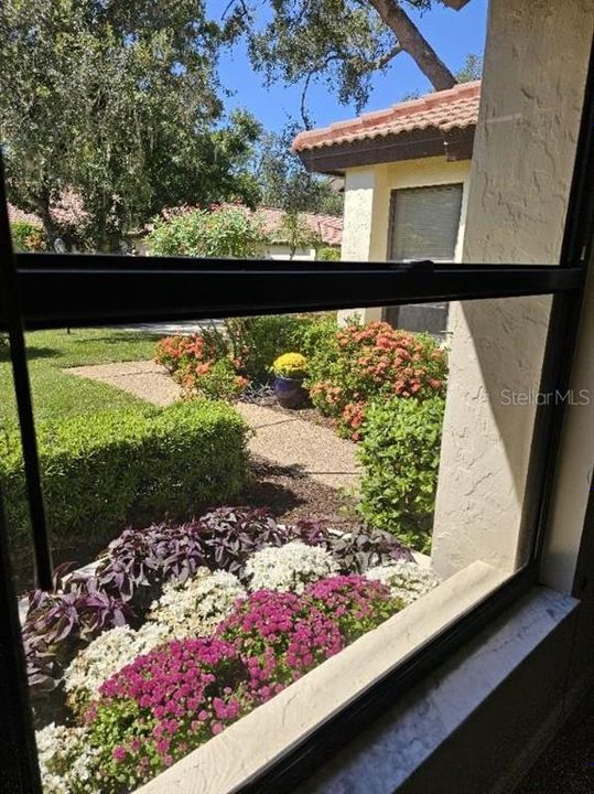 For Sale: $399,900 (3 beds, 2 baths, 2018 Square Feet)