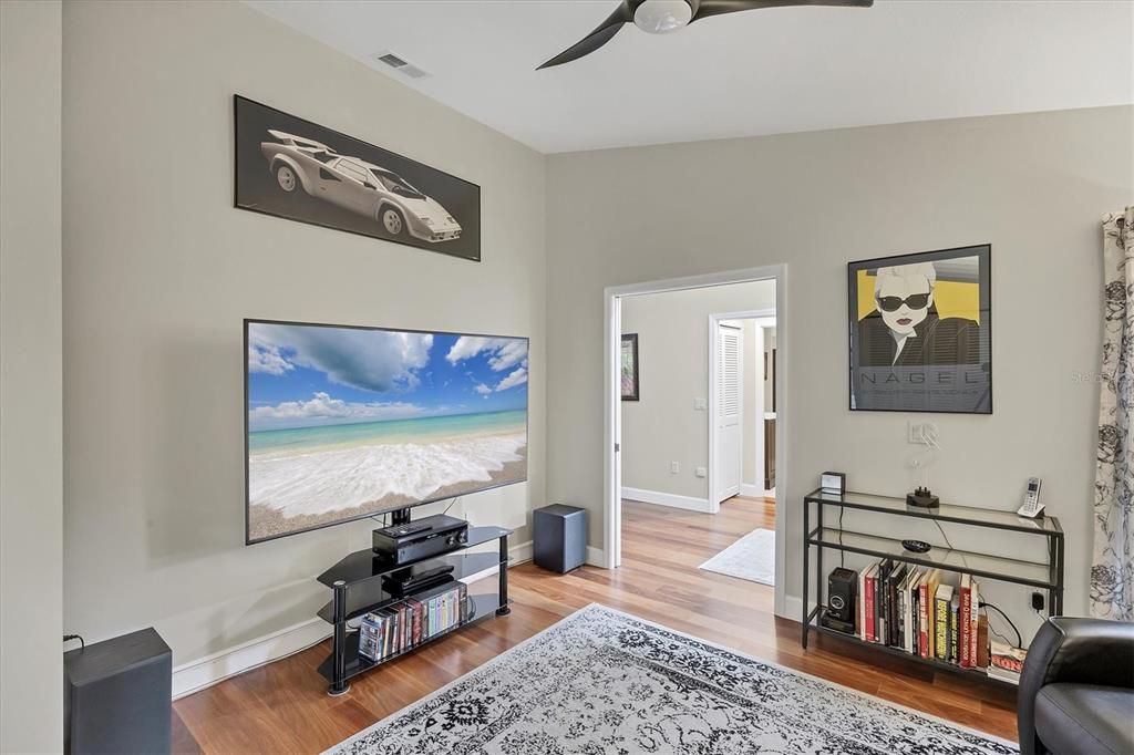 For Sale: $399,900 (3 beds, 2 baths, 2018 Square Feet)