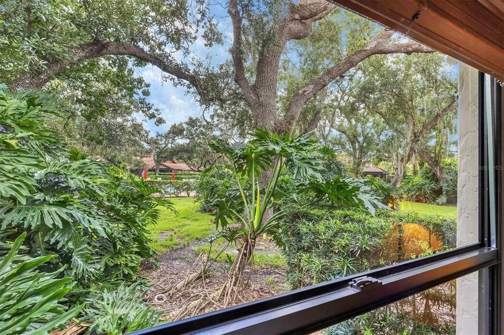 For Sale: $399,900 (3 beds, 2 baths, 2018 Square Feet)