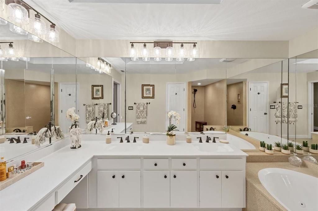 For Sale: $399,900 (3 beds, 2 baths, 2018 Square Feet)