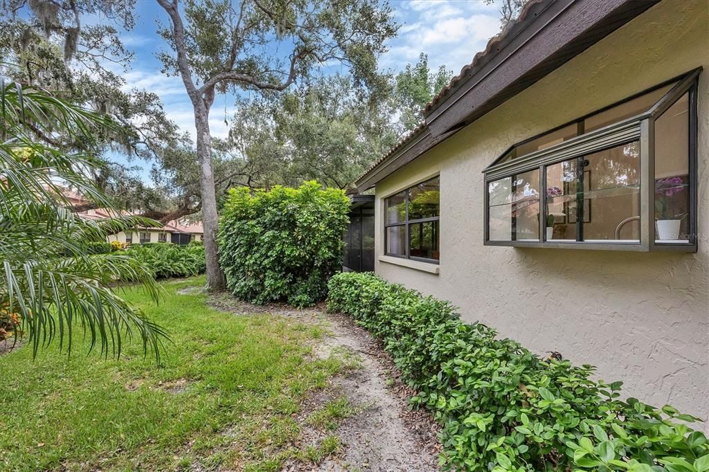 For Sale: $399,900 (3 beds, 2 baths, 2018 Square Feet)