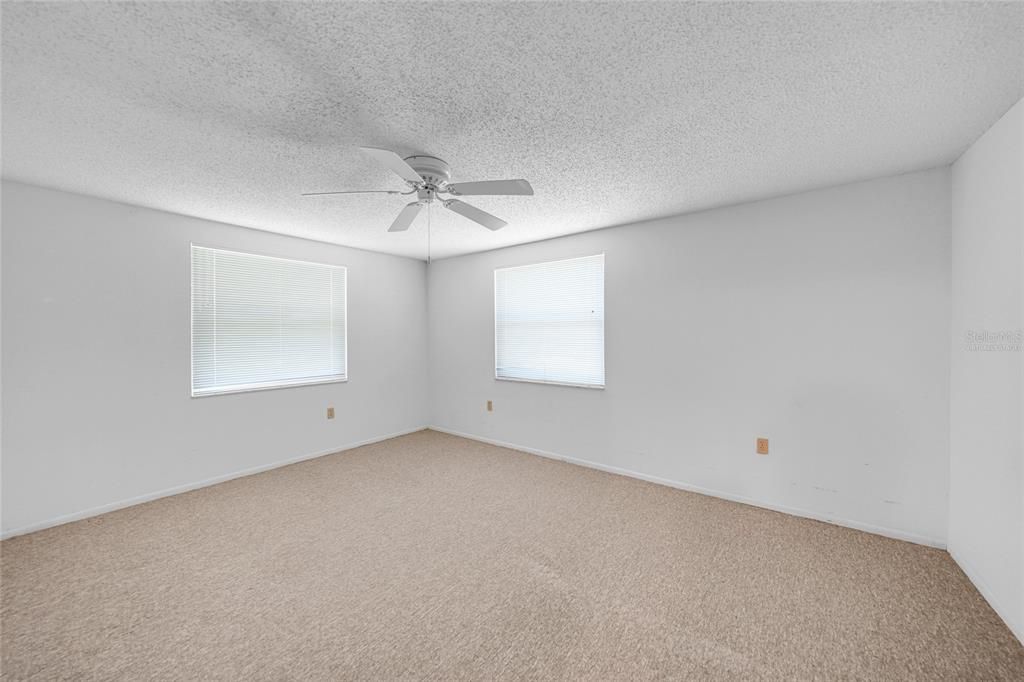 For Sale: $310,000 (3 beds, 2 baths, 1548 Square Feet)