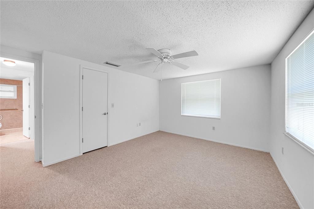 For Sale: $310,000 (3 beds, 2 baths, 1548 Square Feet)