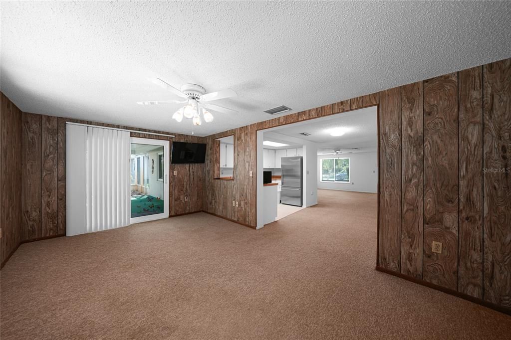 For Sale: $310,000 (3 beds, 2 baths, 1548 Square Feet)