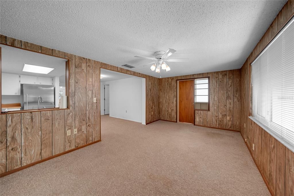 For Sale: $310,000 (3 beds, 2 baths, 1548 Square Feet)