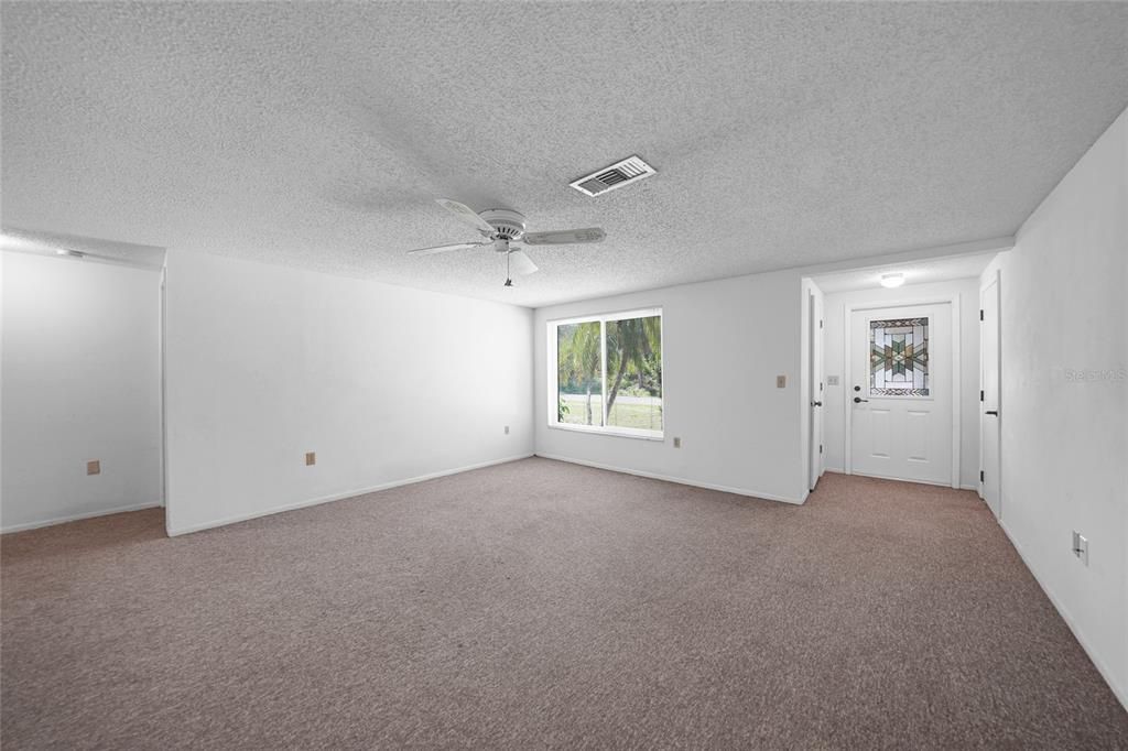 For Sale: $310,000 (3 beds, 2 baths, 1548 Square Feet)