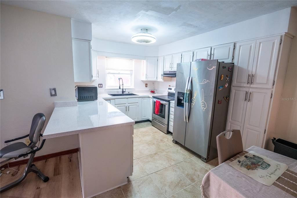 For Sale: $325,000 (3 beds, 2 baths, 1859 Square Feet)