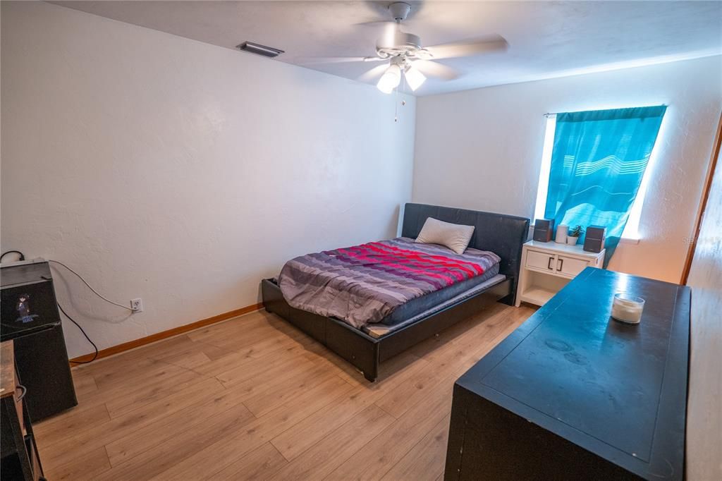 For Sale: $325,000 (3 beds, 2 baths, 1859 Square Feet)