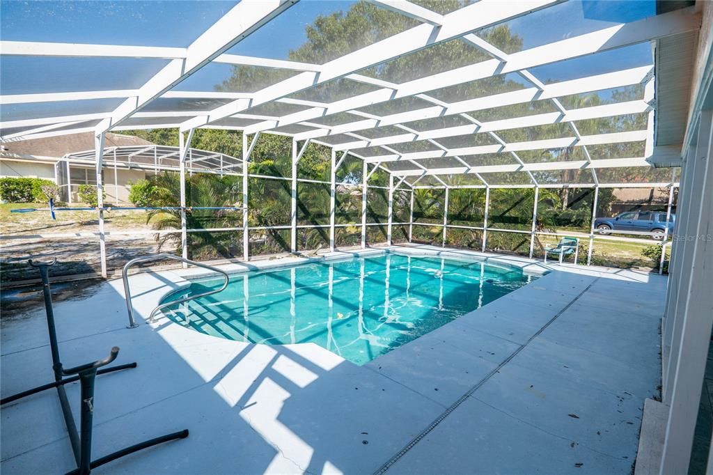 For Sale: $325,000 (3 beds, 2 baths, 1859 Square Feet)