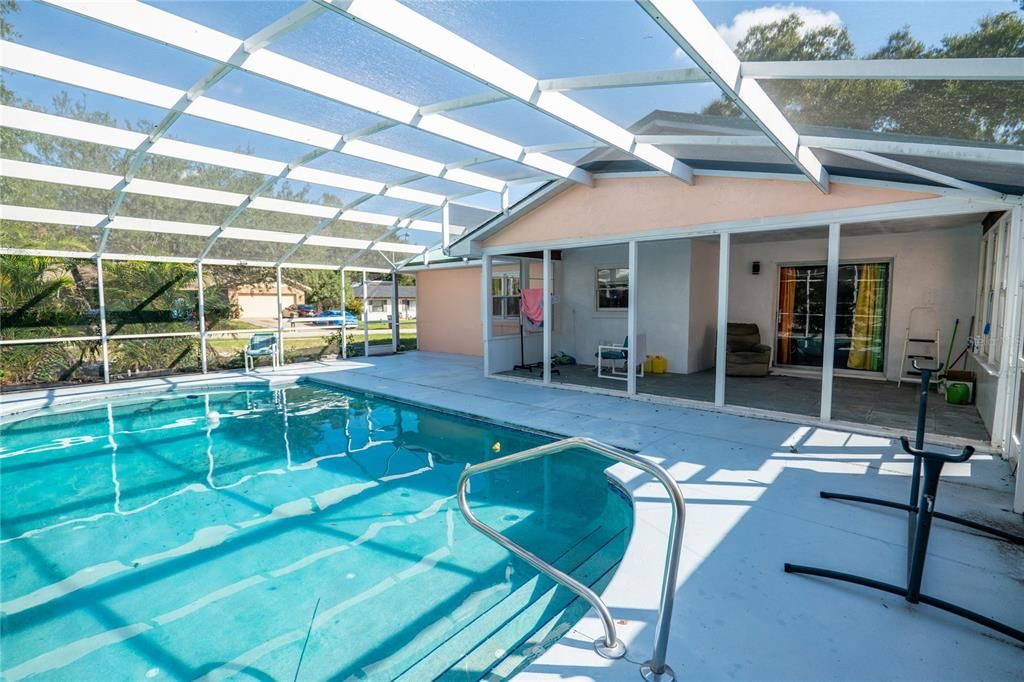 For Sale: $325,000 (3 beds, 2 baths, 1859 Square Feet)