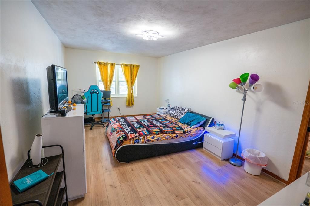 For Sale: $325,000 (3 beds, 2 baths, 1859 Square Feet)