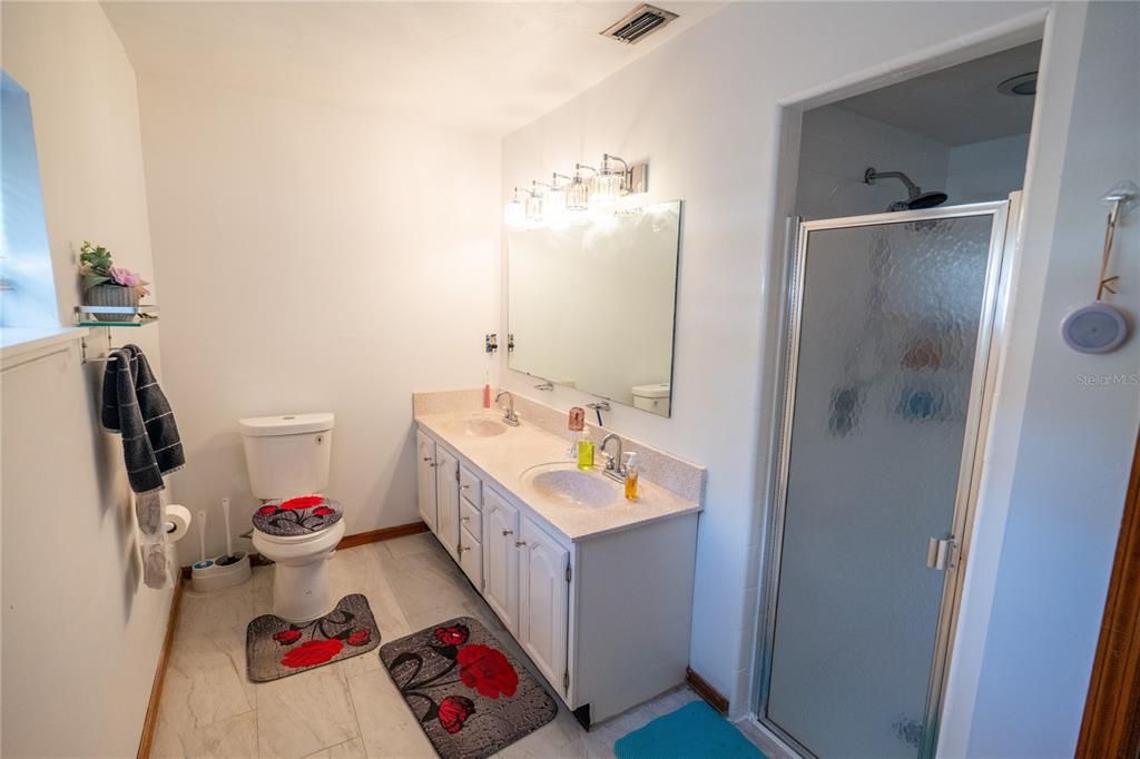 For Sale: $325,000 (3 beds, 2 baths, 1859 Square Feet)