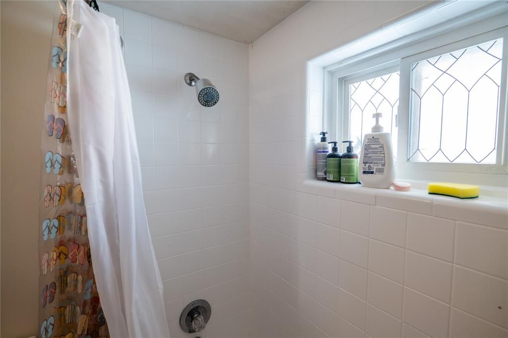 For Sale: $325,000 (3 beds, 2 baths, 1859 Square Feet)