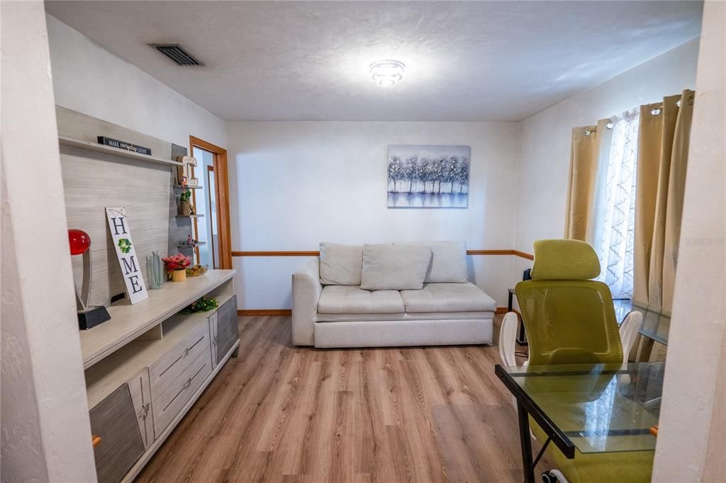 For Sale: $325,000 (3 beds, 2 baths, 1859 Square Feet)