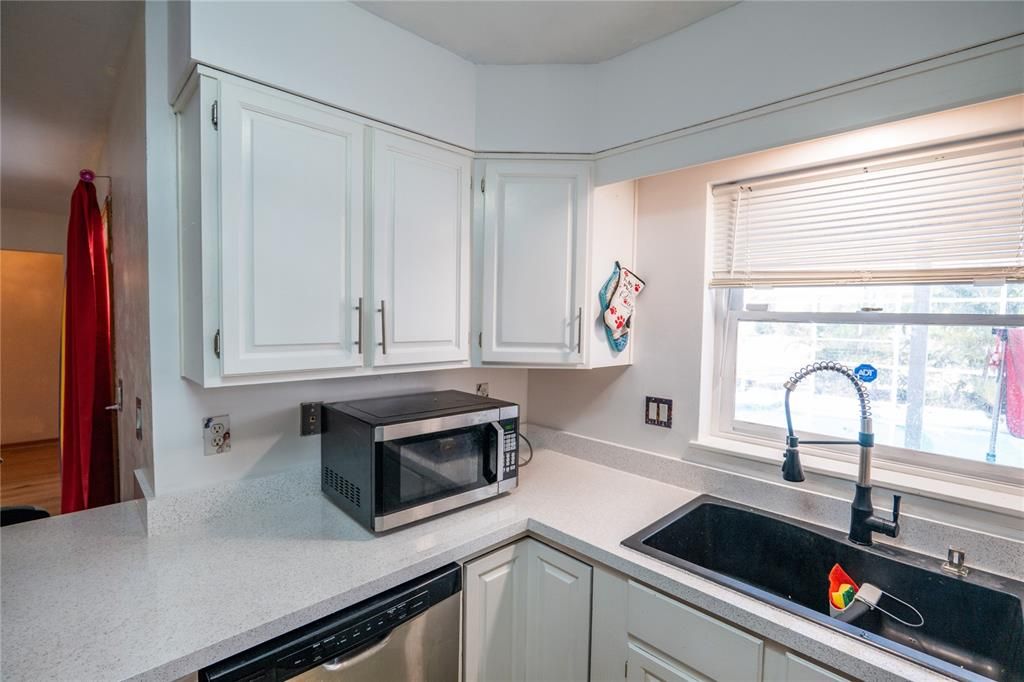 For Sale: $325,000 (3 beds, 2 baths, 1859 Square Feet)