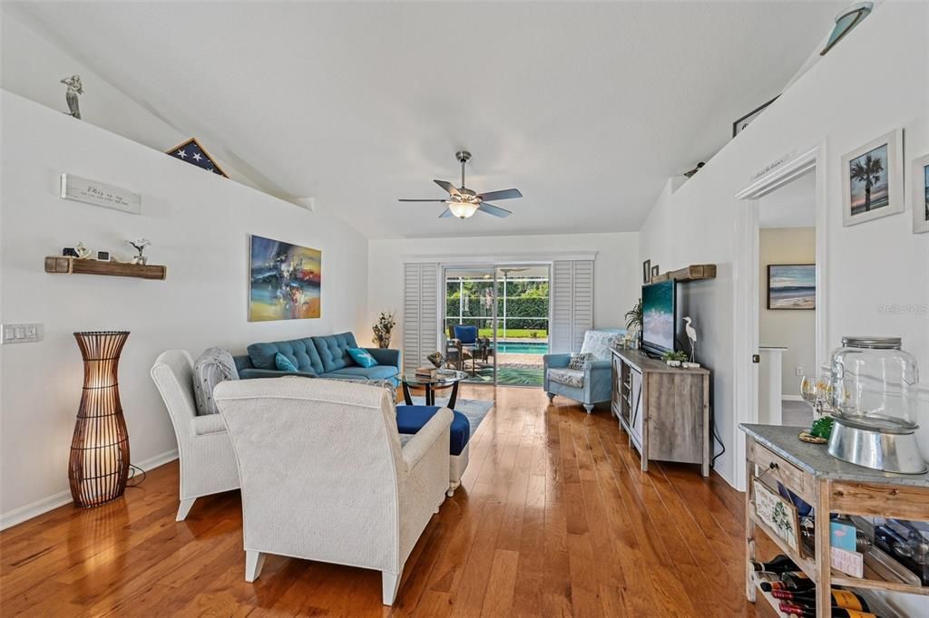 На продажу: $415,000 (3 спален, 2 ванн, 1513 Квадратных фут)