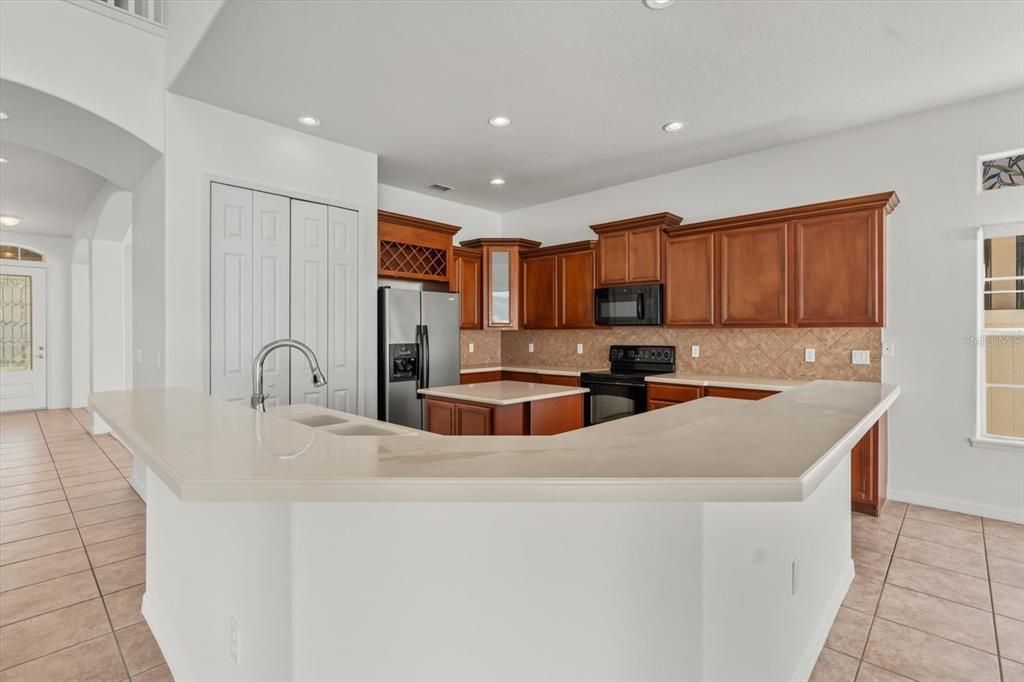 待售: $700,000 (4 贝兹, 3 浴室, 3261 平方英尺)