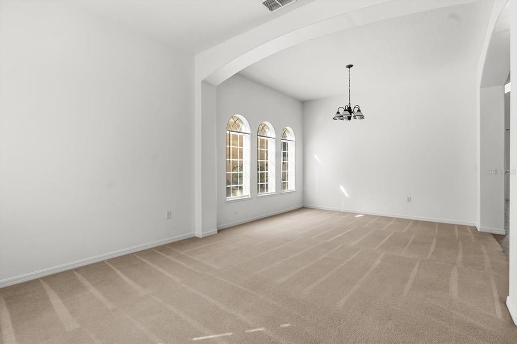 待售: $700,000 (4 贝兹, 3 浴室, 3261 平方英尺)