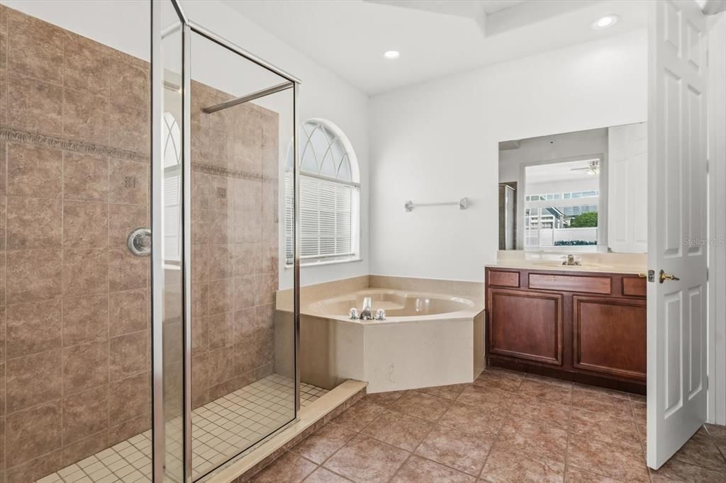 待售: $700,000 (4 贝兹, 3 浴室, 3261 平方英尺)