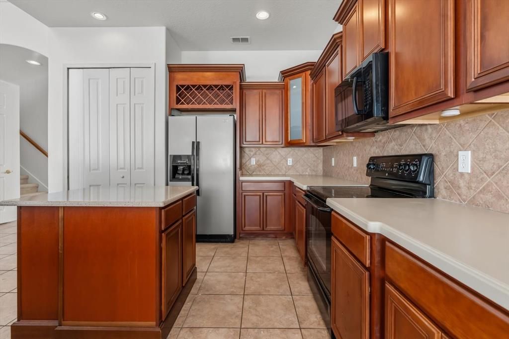 待售: $700,000 (4 贝兹, 3 浴室, 3261 平方英尺)