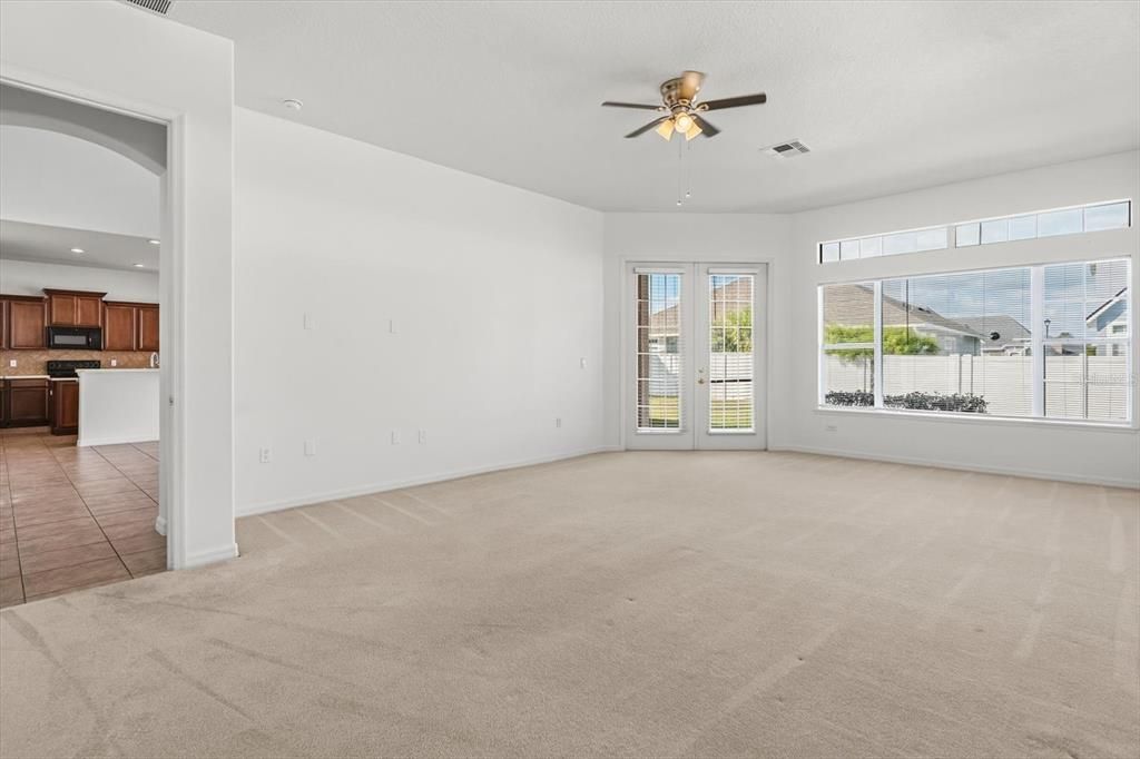 待售: $700,000 (4 贝兹, 3 浴室, 3261 平方英尺)