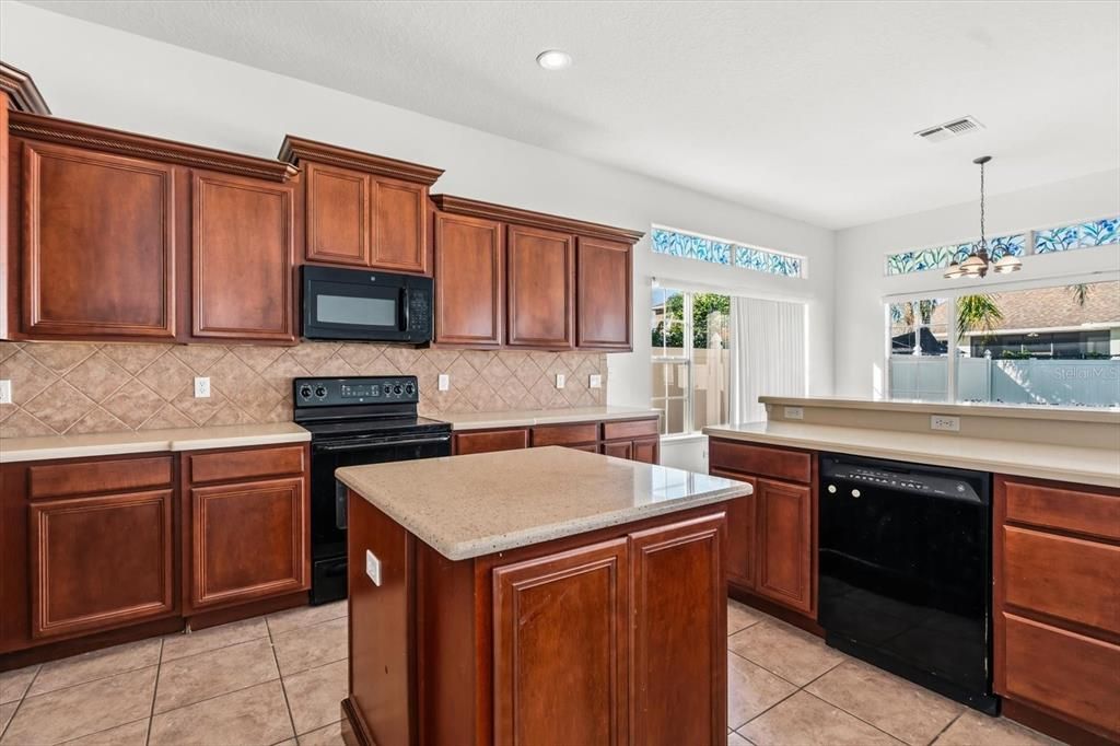 待售: $700,000 (4 贝兹, 3 浴室, 3261 平方英尺)