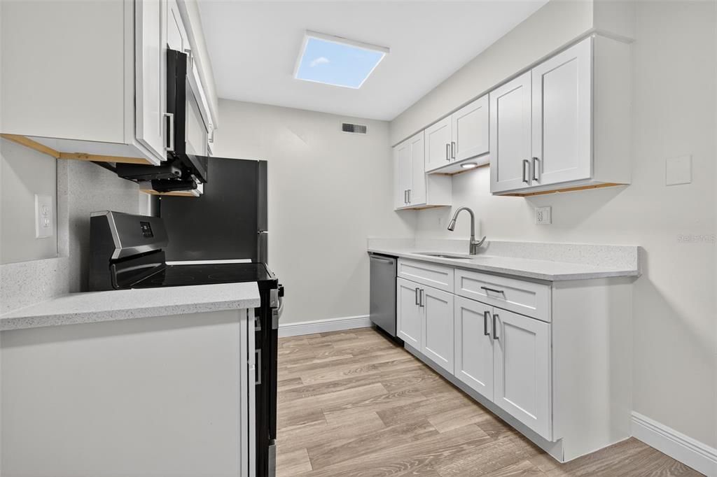 For Rent: $1,547 (1 beds, 1 baths, 610 Square Feet)