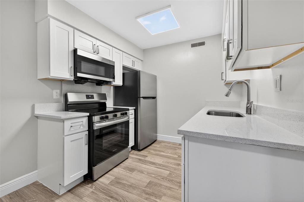 For Rent: $1,547 (1 beds, 1 baths, 610 Square Feet)