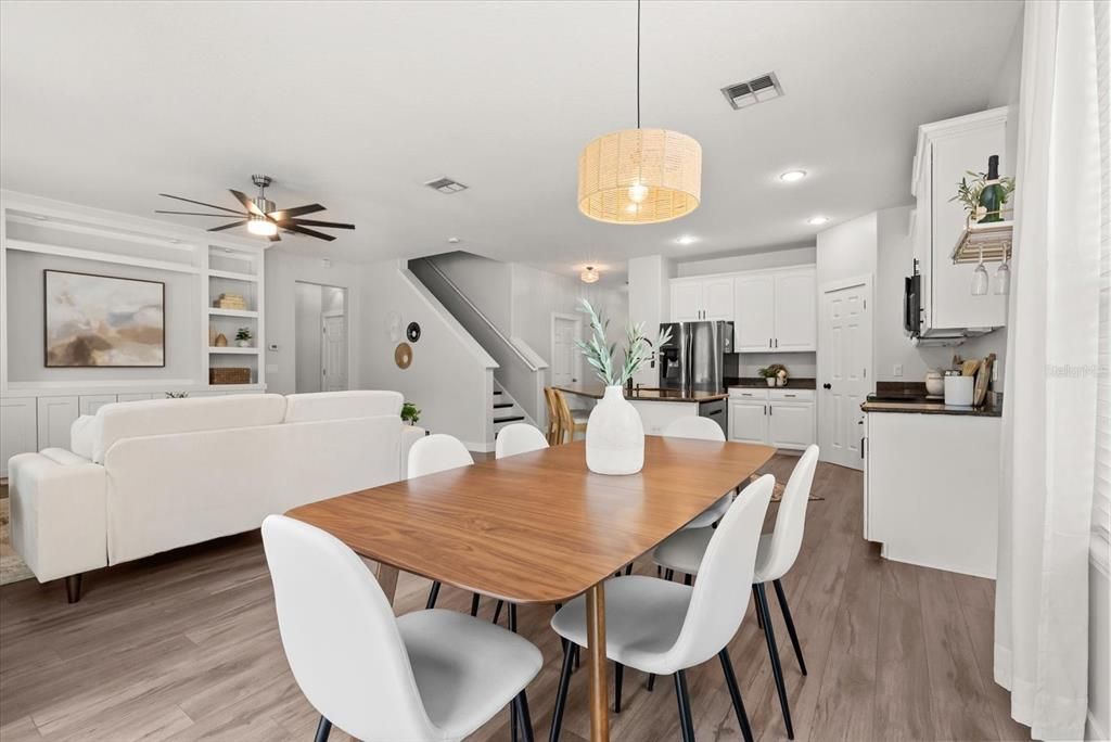 Activo con contrato: $579,000 (4 camas, 2 baños, 2533 Pies cuadrados)