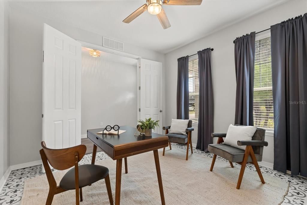 Activo con contrato: $579,000 (4 camas, 2 baños, 2533 Pies cuadrados)