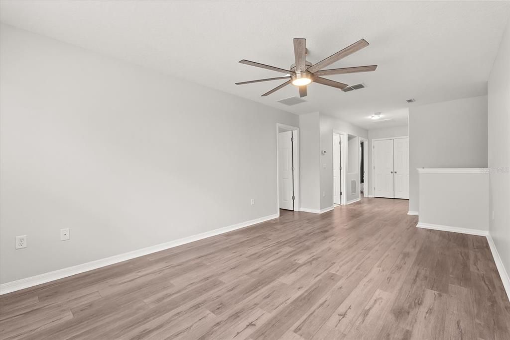 Activo con contrato: $579,000 (4 camas, 2 baños, 2533 Pies cuadrados)