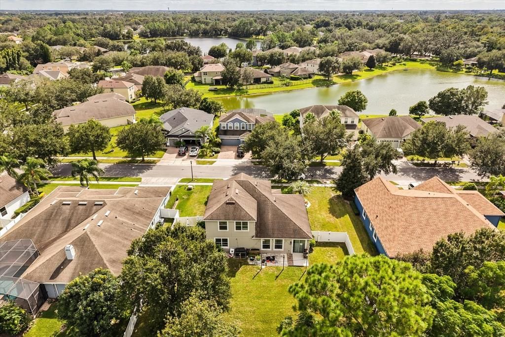 Activo con contrato: $579,000 (4 camas, 2 baños, 2533 Pies cuadrados)