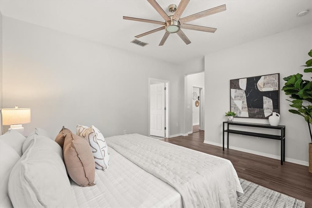 Activo con contrato: $579,000 (4 camas, 2 baños, 2533 Pies cuadrados)