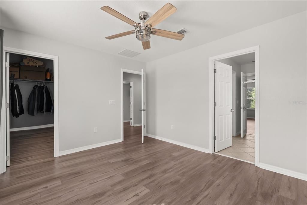 Activo con contrato: $579,000 (4 camas, 2 baños, 2533 Pies cuadrados)