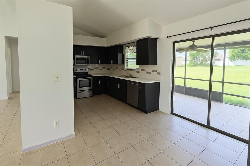 For Sale: $280,000 (3 beds, 2 baths, 1422 Square Feet)