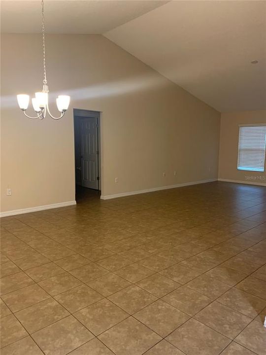 Active With Contract: $1,695 (3 beds, 2 baths, 1370 Square Feet)