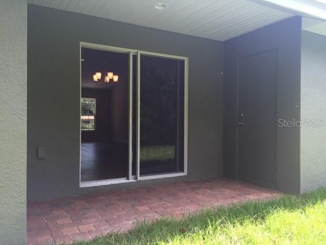 Active With Contract: $1,695 (3 beds, 2 baths, 1370 Square Feet)